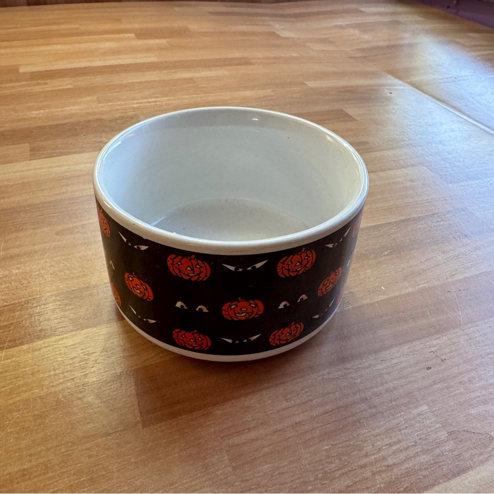 Halloween vintage ramekin pumpkins and bats